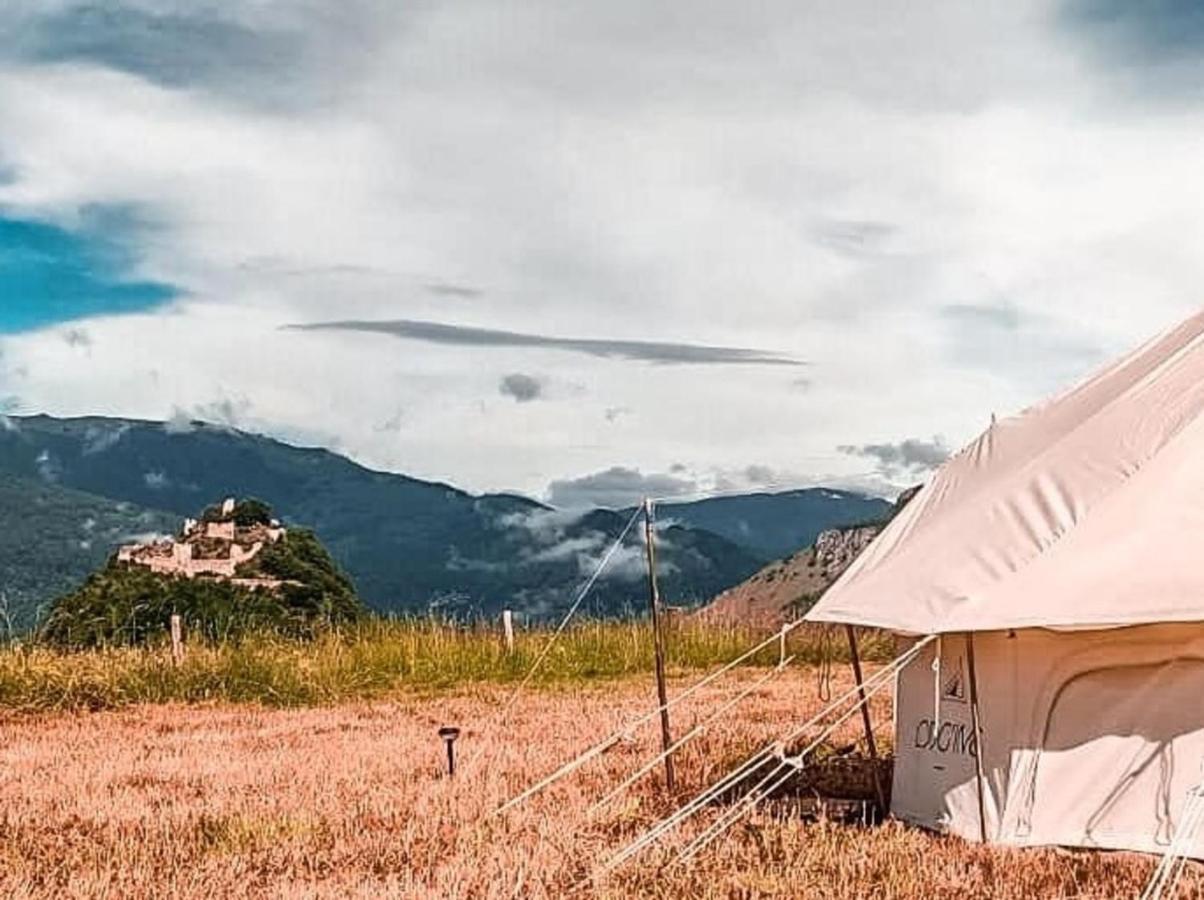 Lodg'Ing Secret Camp Ariege Hotel Lordat Buitenkant foto