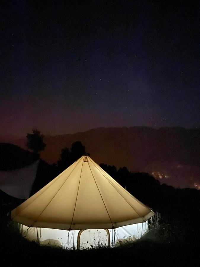 Lodg'Ing Secret Camp Ariege Hotel Lordat Buitenkant foto