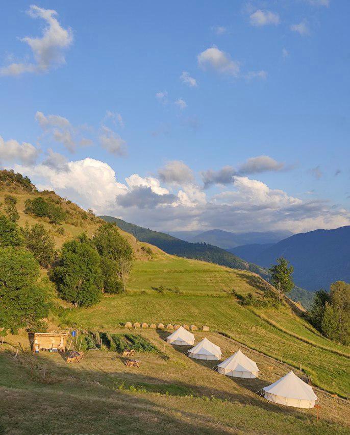 Lodg'Ing Secret Camp Ariege Hotel Lordat Buitenkant foto